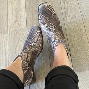 Year-Round Fashion Bootie! Charleston Shoe Python: Size 9: New in Original Box